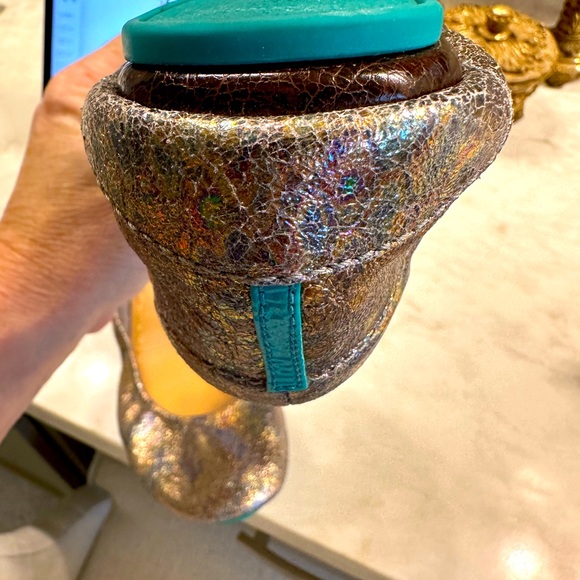 Tieks Love Potion 2024 release size 8, brand new in box. Unavailable release. - Picture 4 of 7